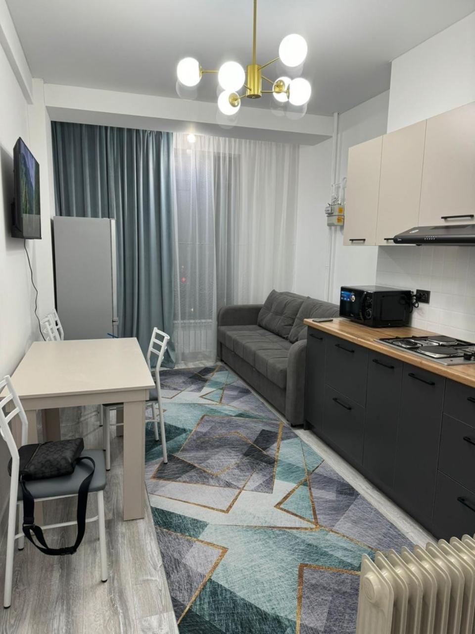 Evita Apartment Bishkek Exterior photo